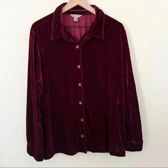 White Stag Red Top - Picture 1 of 5